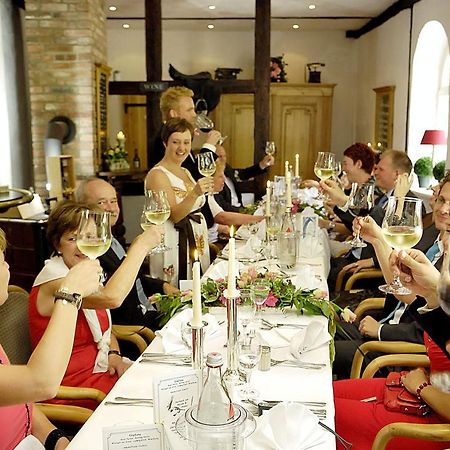 Klosterschaenke Hude Hotel Ferienwohnungen Restaurant Cafe Dış mekan fotoğraf